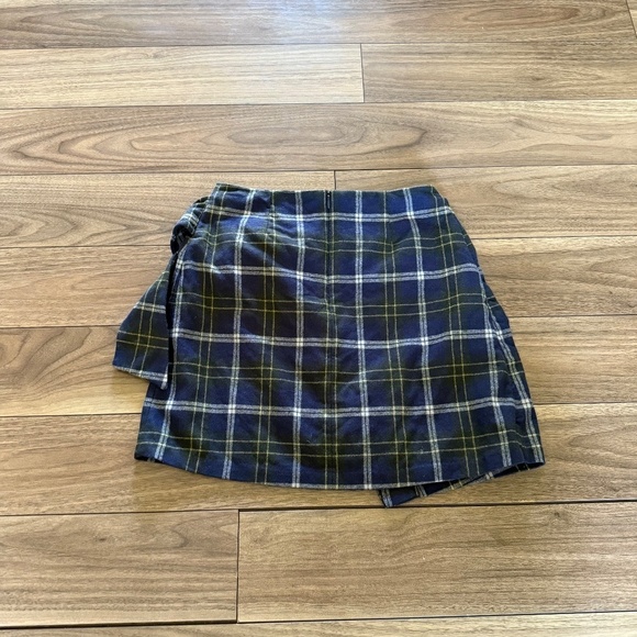 Wilfred Wool-Cashmere Blend Plaid Wrap Skirt | Size 0 | Aritzia - Picture 6 of 9